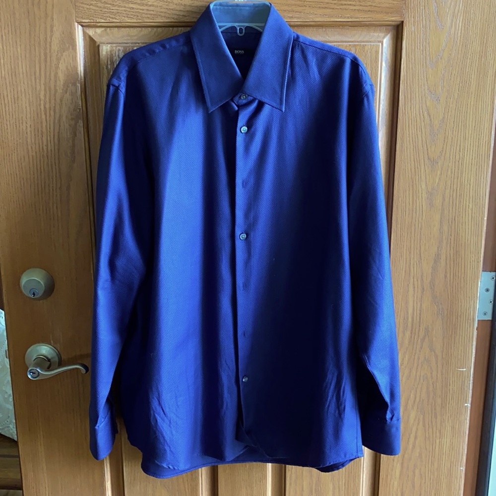 Men’s Boss dress shirt size 17 34/35